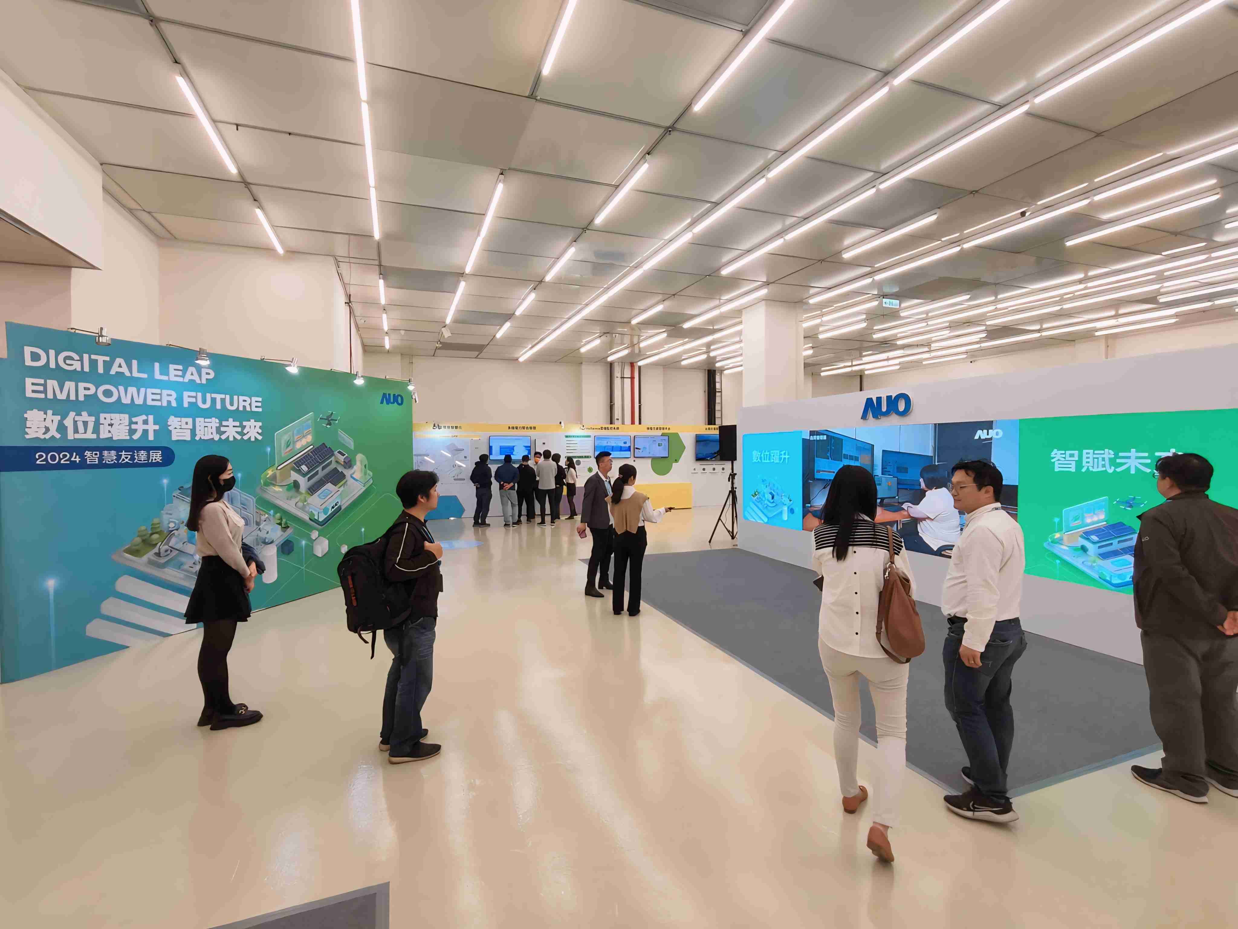 2024智能尊时凯龙展邀集生态圈伙伴共同参展，，从数字应用、、、净零减碳到能源发展，，，，创造全方位永续商机，，携手生态圈伙伴迈向永续未来